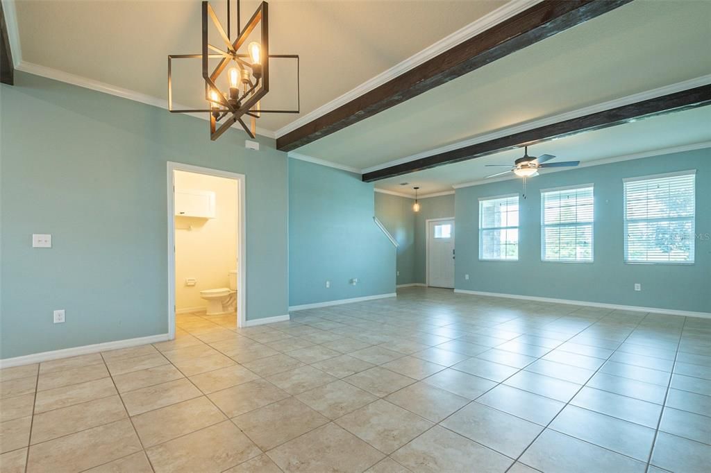 Active With Contract: $314,900 (3 beds, 2 baths, 1624 Square Feet)