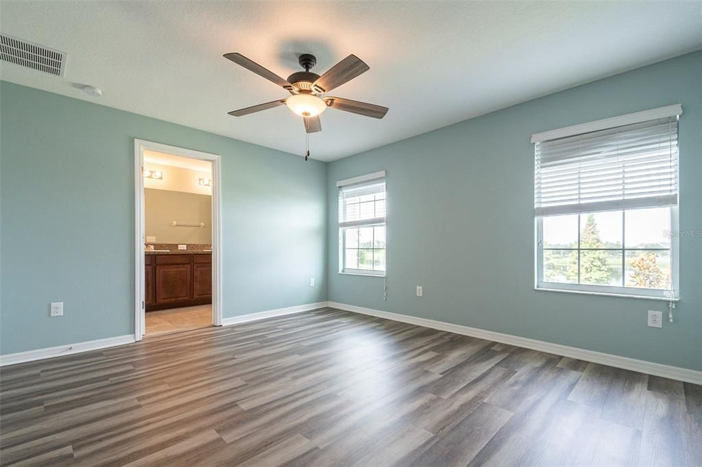 Active With Contract: $314,900 (3 beds, 2 baths, 1624 Square Feet)