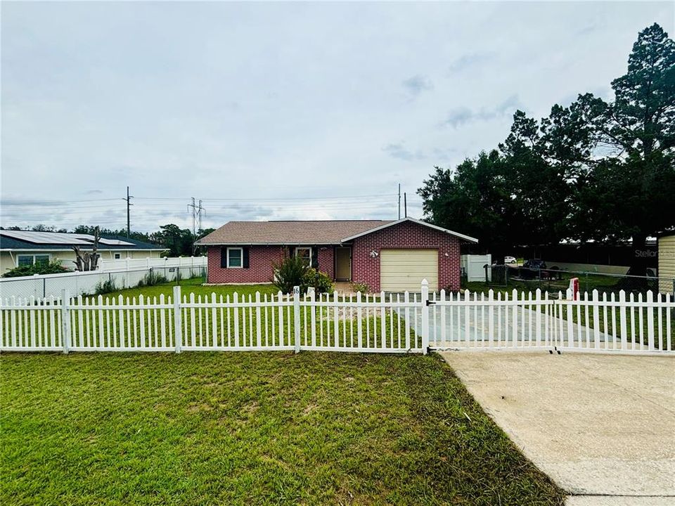 For Sale: $245,000 (3 beds, 2 baths, 1300 Square Feet)