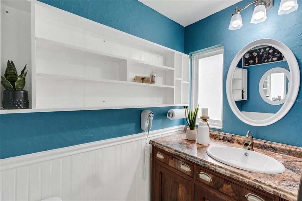 Newer vanity & lovely lighting~