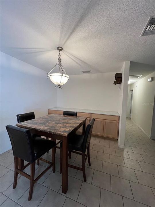 For Sale: $159,999 (2 beds, 2 baths, 1178 Square Feet)