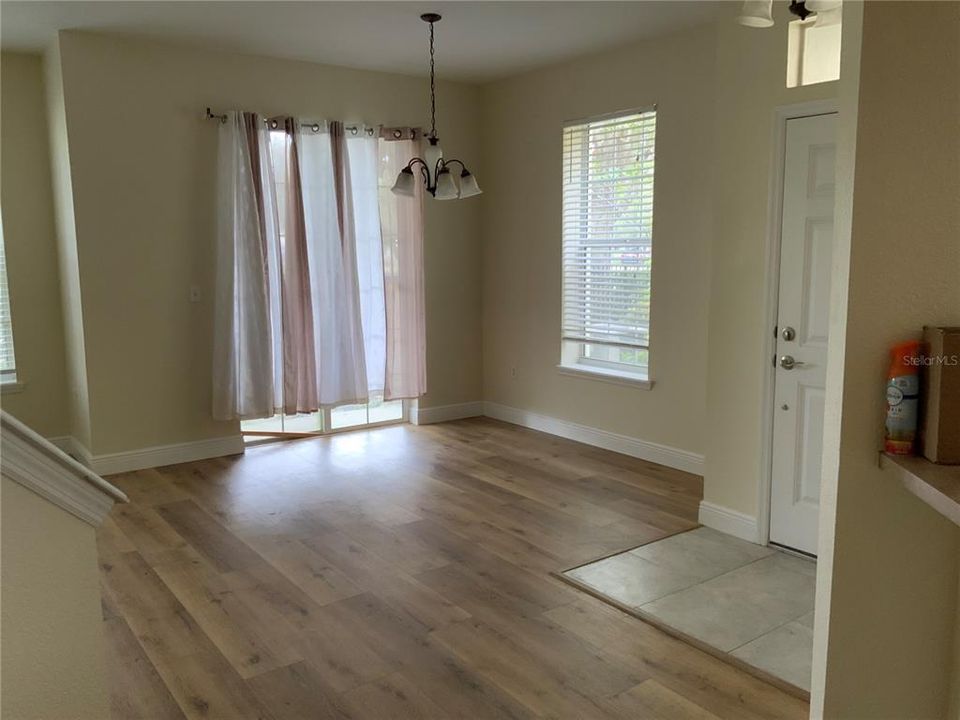 Active With Contract: $1,950 (3 beds, 2 baths, 1609 Square Feet)