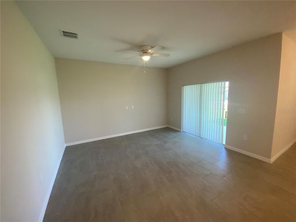 For Rent: $1,995 (3 beds, 2 baths, 1585 Square Feet)