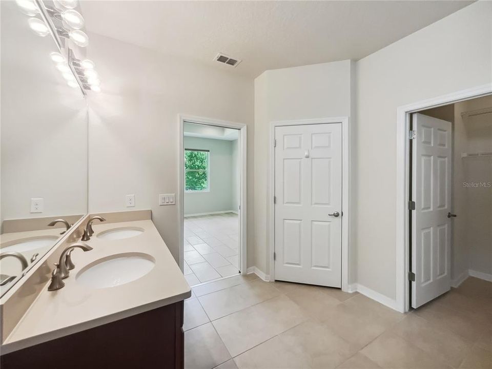 For Sale: $330,000 (2 beds, 2 baths, 1534 Square Feet)