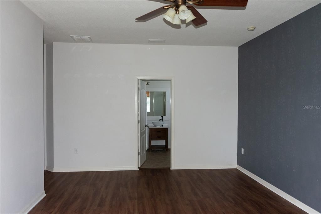 For Rent: $2,400 (4 beds, 2 baths, 2110 Square Feet)