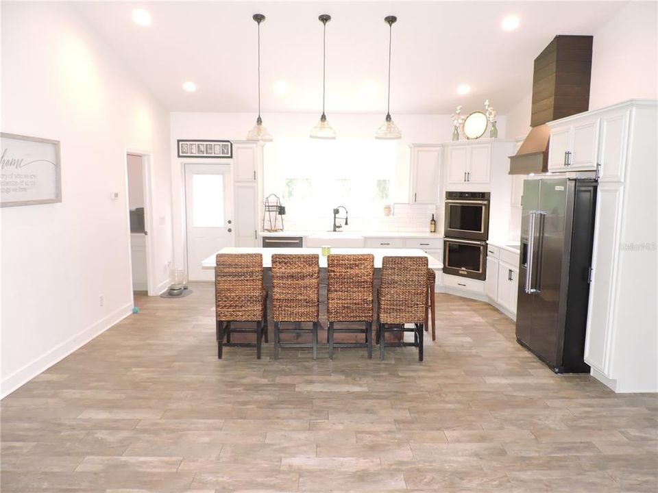 For Sale: $539,900 (3 beds, 2 baths, 1972 Square Feet)