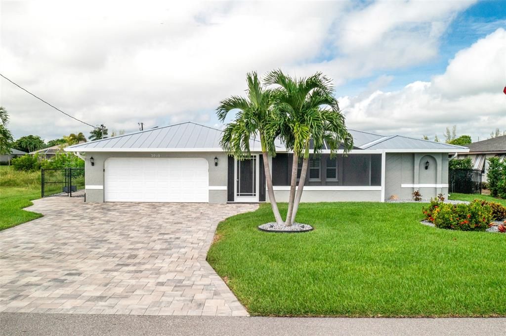 For Sale: $895,000 (3 beds, 2 baths, 1820 Square Feet)