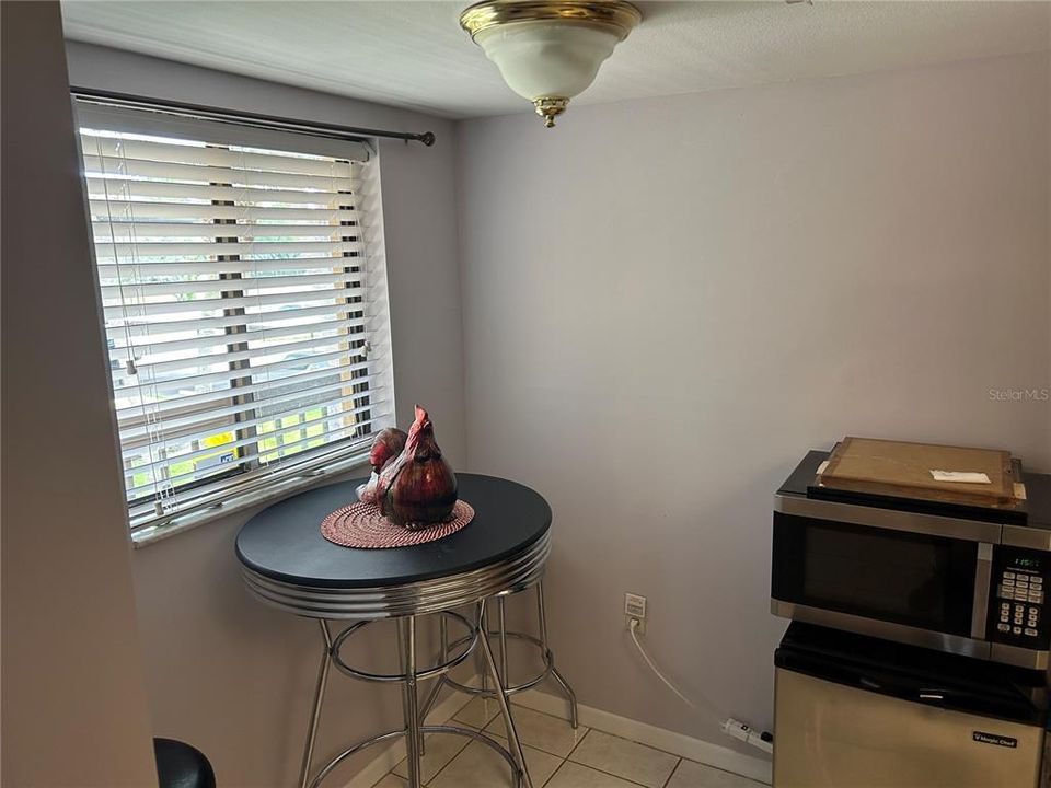 For Sale: $249,900 (2 beds, 2 baths, 1100 Square Feet)