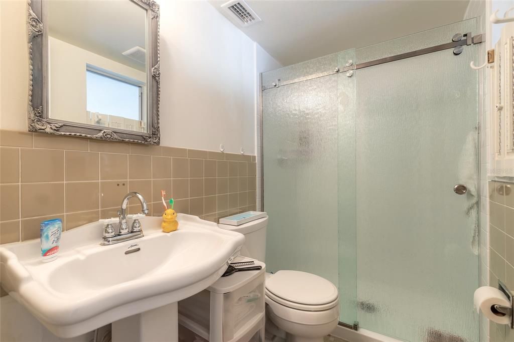 For Sale: $324,900 (2 beds, 2 baths, 1216 Square Feet)