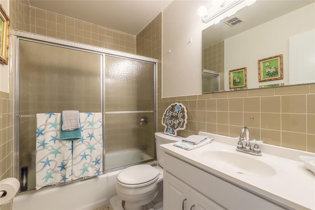 For Sale: $324,900 (2 beds, 2 baths, 1216 Square Feet)