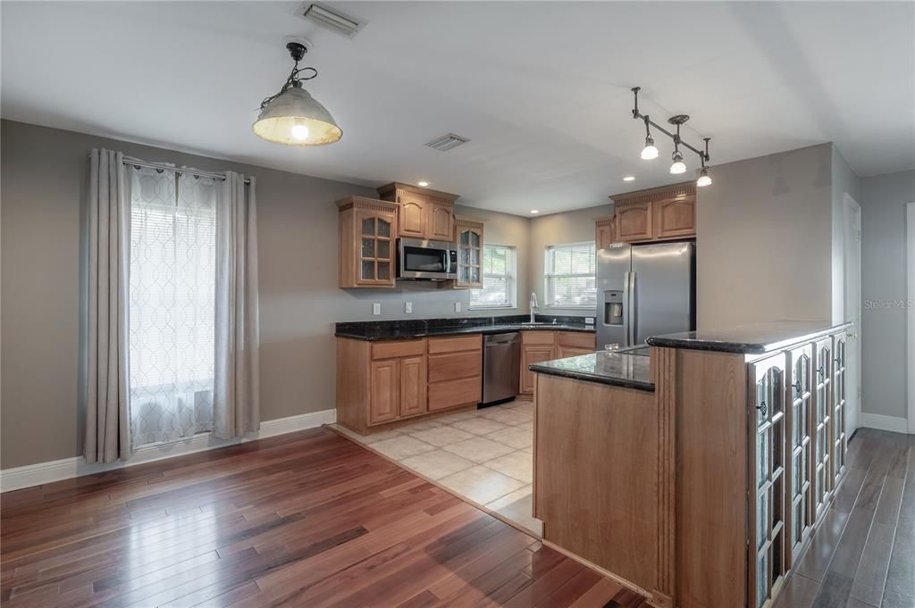 For Sale: $399,900 (3 beds, 2 baths, 1349 Square Feet)