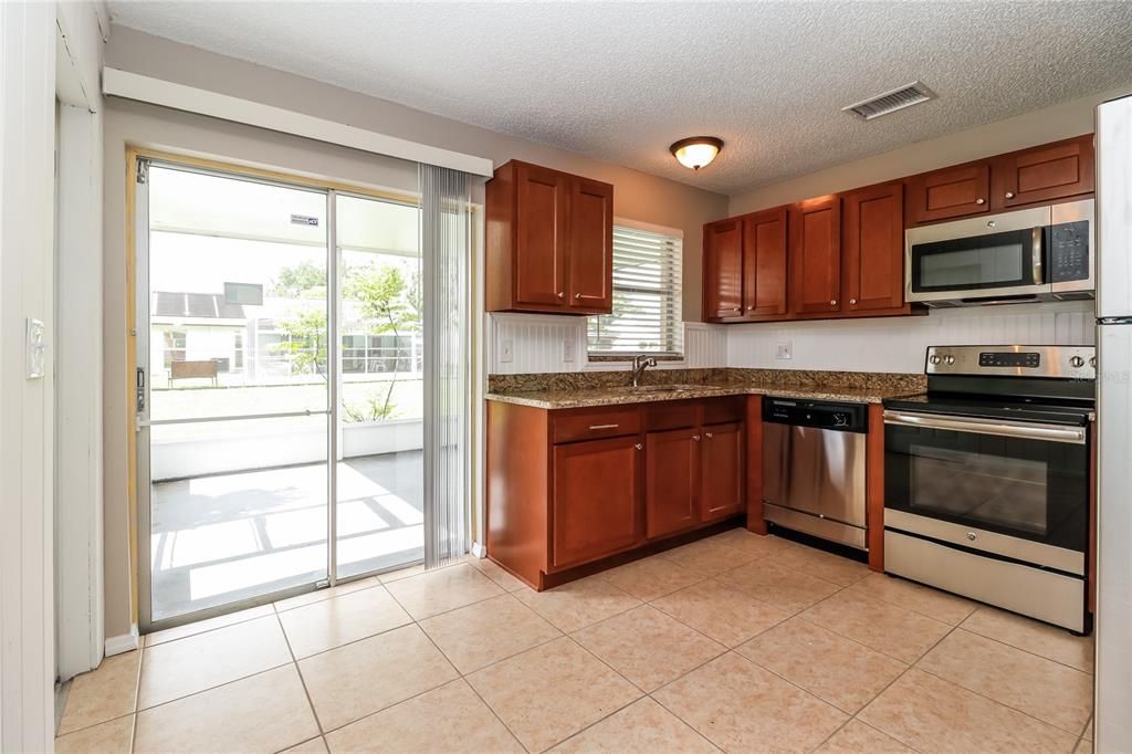 For Rent: $1,965 (3 beds, 2 baths, 1118 Square Feet)