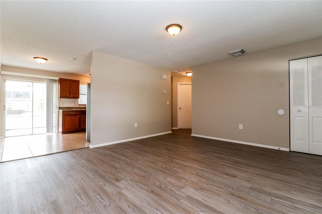 For Rent: $1,965 (3 beds, 2 baths, 1118 Square Feet)