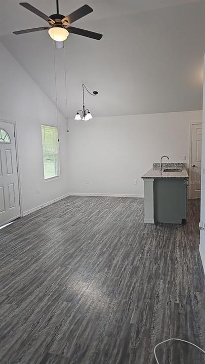 For Rent: $1,700 (3 beds, 2 baths, 1066 Square Feet)