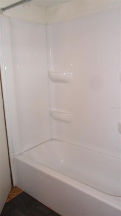 Active With Contract: $82,500 (2 beds, 1 baths, 550 Square Feet)