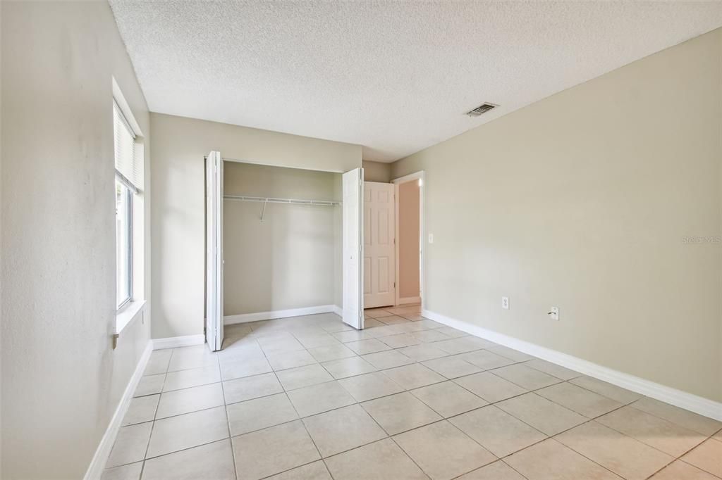 For Sale: $325,000 (2 beds, 1 baths, 935 Square Feet)