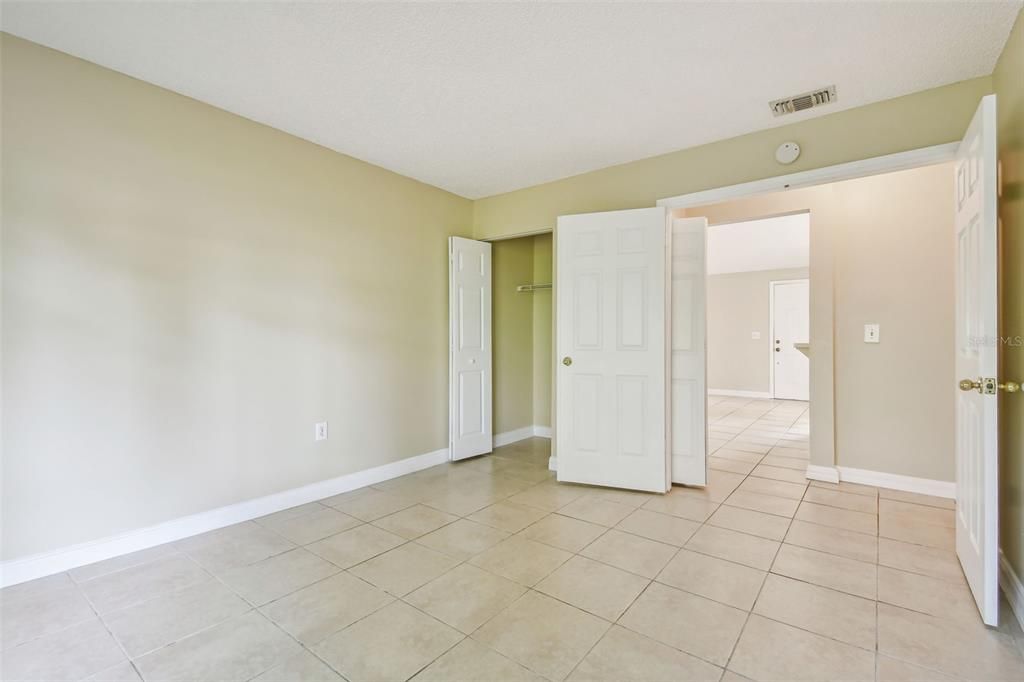 For Sale: $325,000 (2 beds, 1 baths, 935 Square Feet)