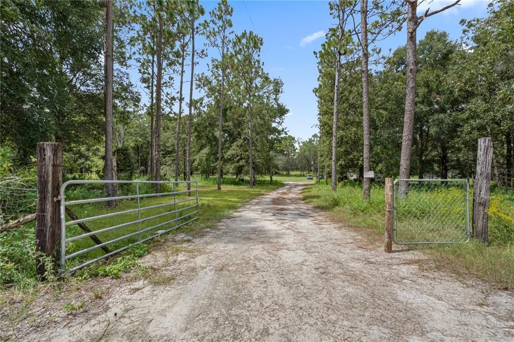 For Sale: $265,000 (3 beds, 2 baths, 1620 Square Feet)