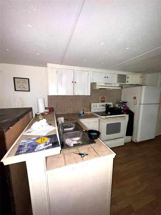 For Sale: $72,000 (3 beds, 2 baths, 1288 Square Feet)