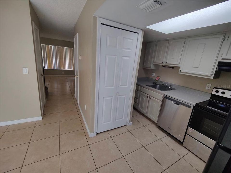 For Rent: $1,549 (2 beds, 2 baths, 1128 Square Feet)