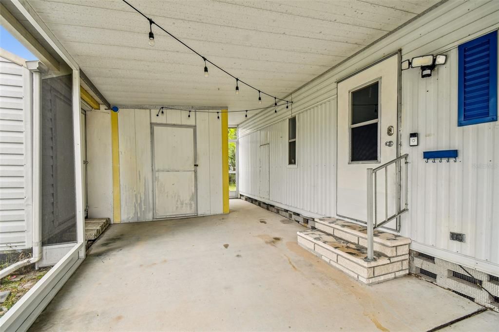 For Sale: $229,000 (2 beds, 2 baths, 980 Square Feet)