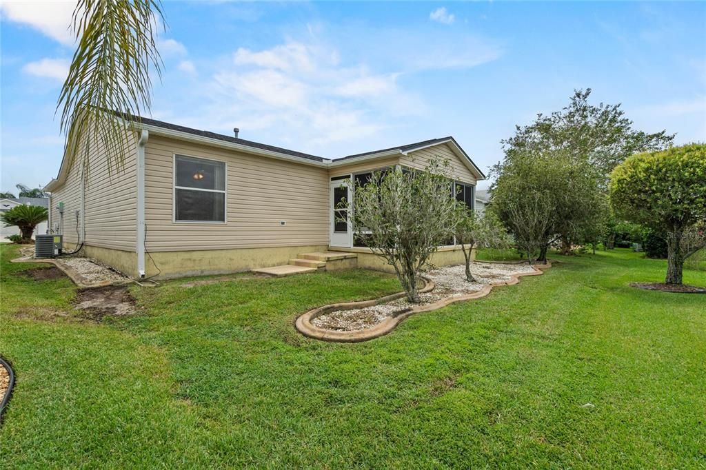 For Sale: $334,900 (3 beds, 2 baths, 1392 Square Feet)