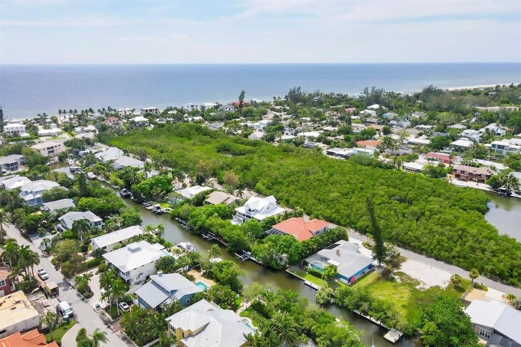 For Sale: $1,397,000 (3 beds, 2 baths, 1755 Square Feet)