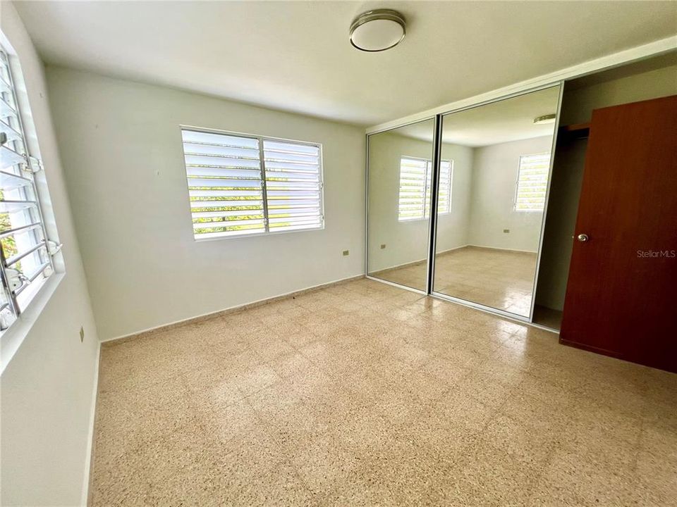 En Venta: $185,000 (3 camas, 2 baños, 1250 Pies cuadrados)