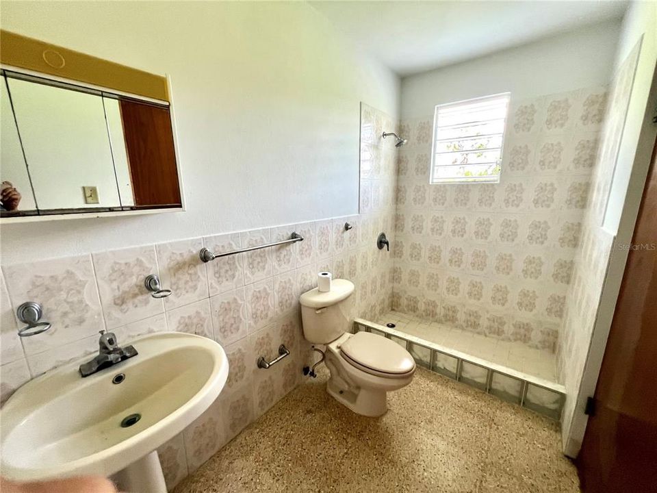 En Venta: $185,000 (3 camas, 2 baños, 1250 Pies cuadrados)