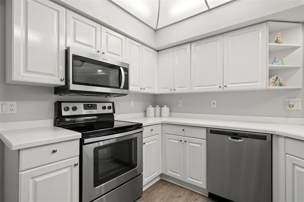 For Sale: $275,000 (2 beds, 2 baths, 1140 Square Feet)