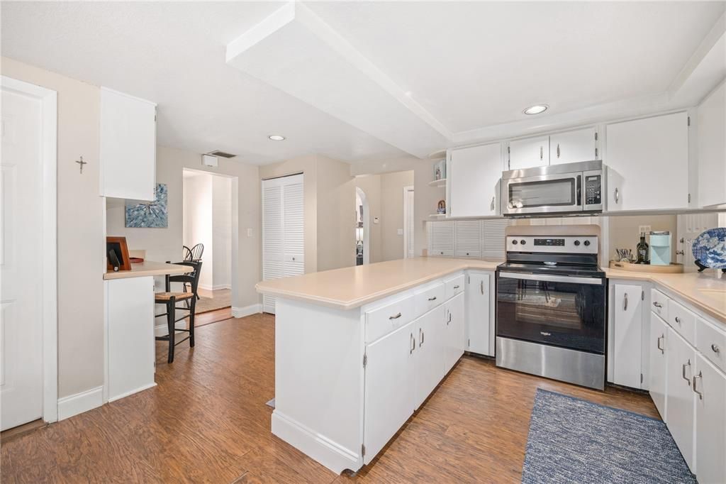 Active With Contract: $499,000 (3 beds, 2 baths, 1445 Square Feet)