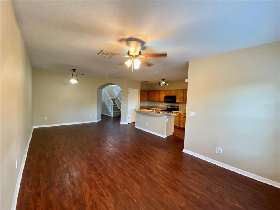 Active With Contract: $1,795 (2 beds, 2 baths, 1298 Square Feet)