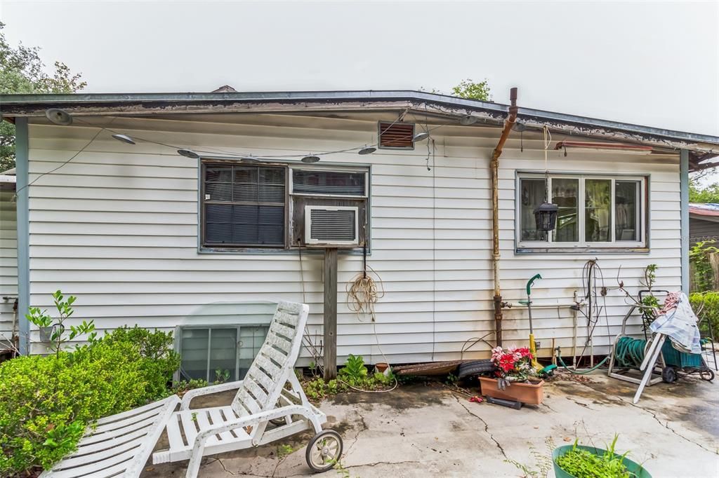 For Sale: $89,900 (3 beds, 1 baths, 1462 Square Feet)