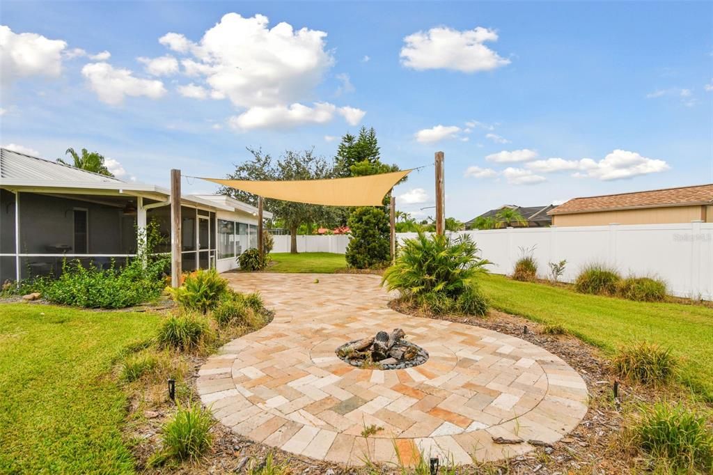 Paver patio with fire pit