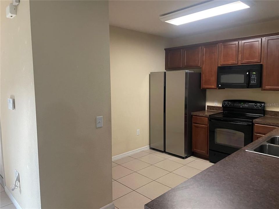 Active With Contract: $2,300 (3 beds, 2 baths, 1410 Square Feet)