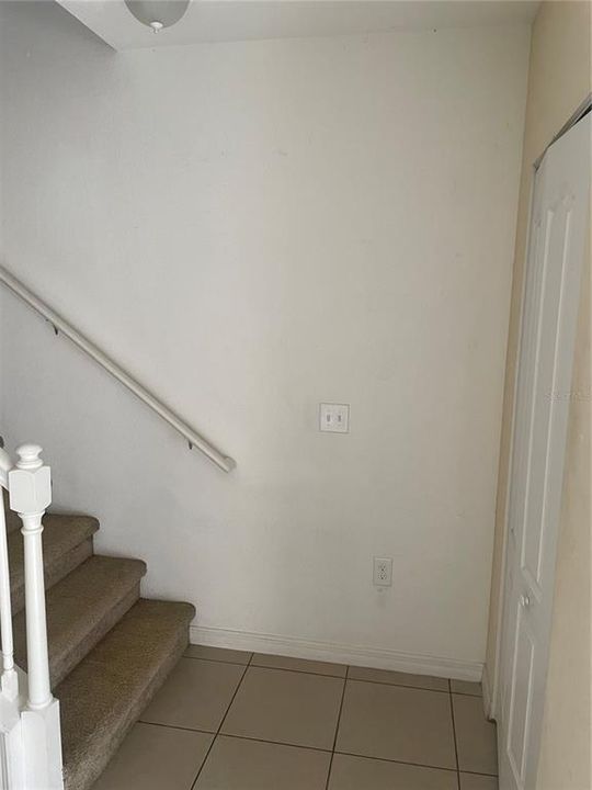 For Rent: $2,300 (3 beds, 2 baths, 1410 Square Feet)