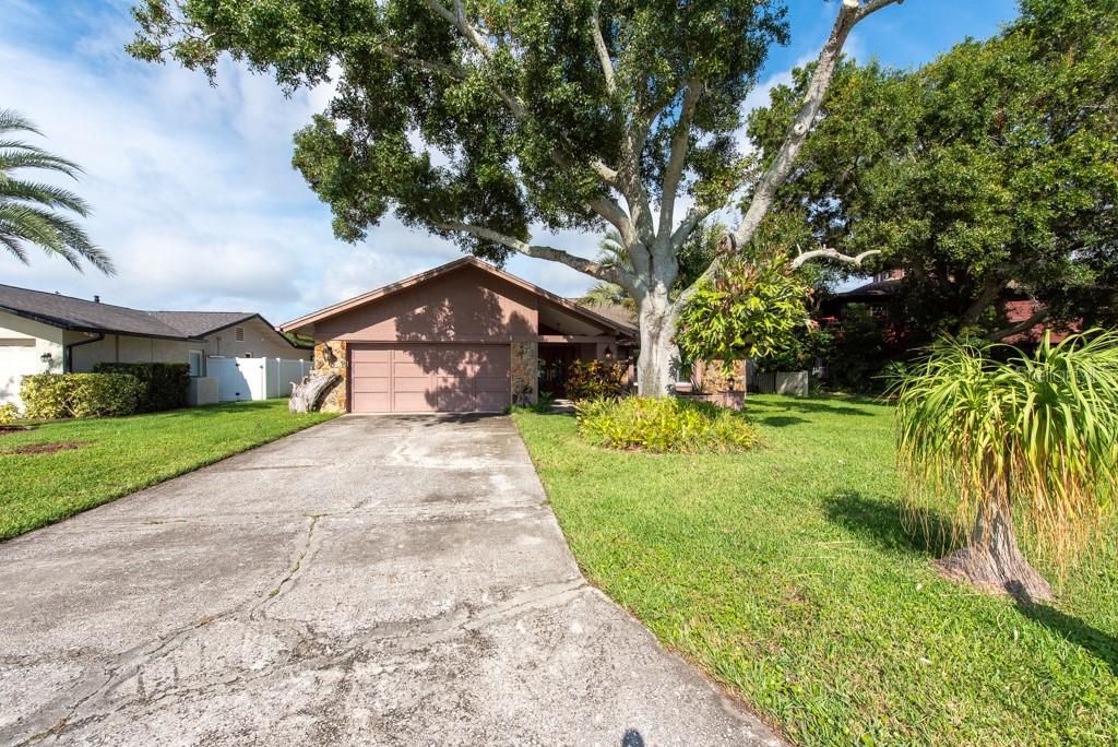 For Sale: $875,000 (3 beds, 2 baths, 2073 Square Feet)