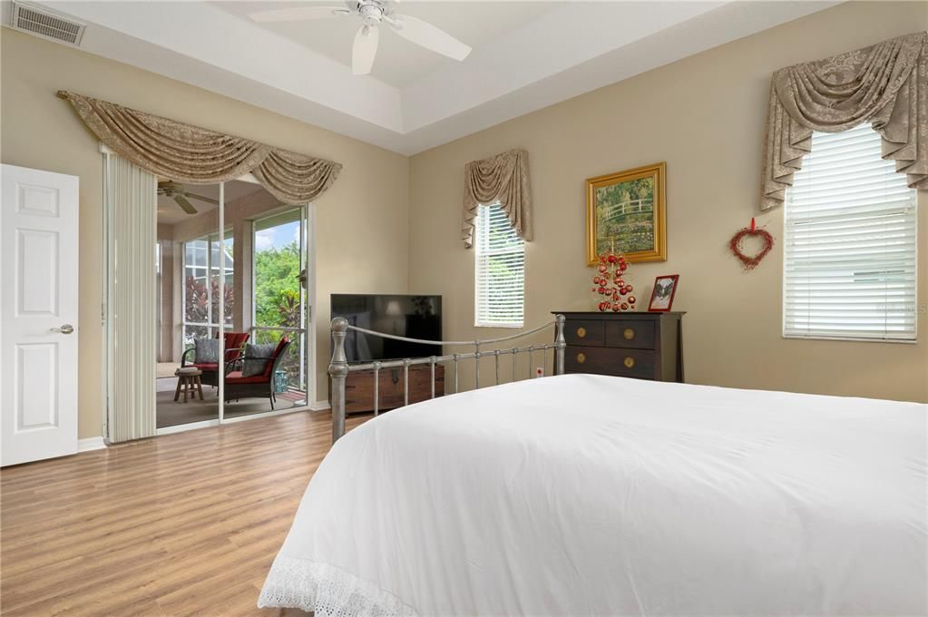 Master Bedroom toward lanai