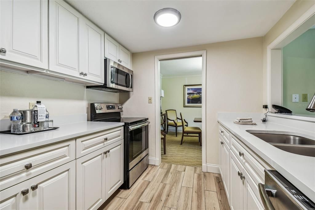 For Sale: $574,900 (2 beds, 2 baths, 1660 Square Feet)