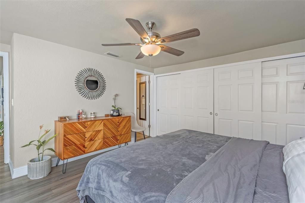 For Sale: $310,000 (3 beds, 2 baths, 1464 Square Feet)