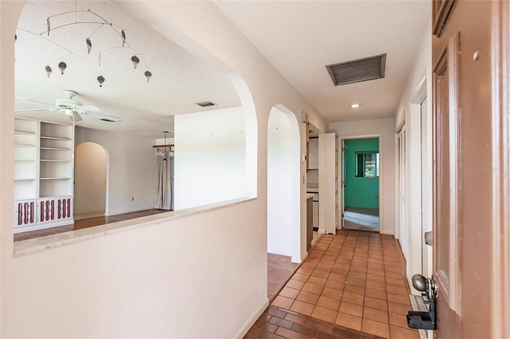 For Sale: $399,000 (3 beds, 2 baths, 1271 Square Feet)