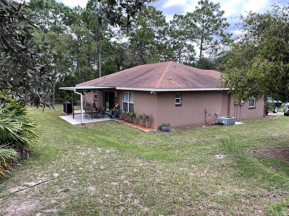 For Sale: $325,000 (3 beds, 2 baths, 1309 Square Feet)