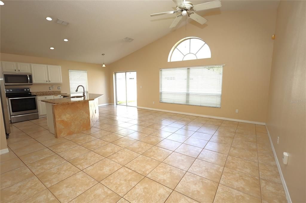 For Rent: $2,580 (3 beds, 2 baths, 2274 Square Feet)