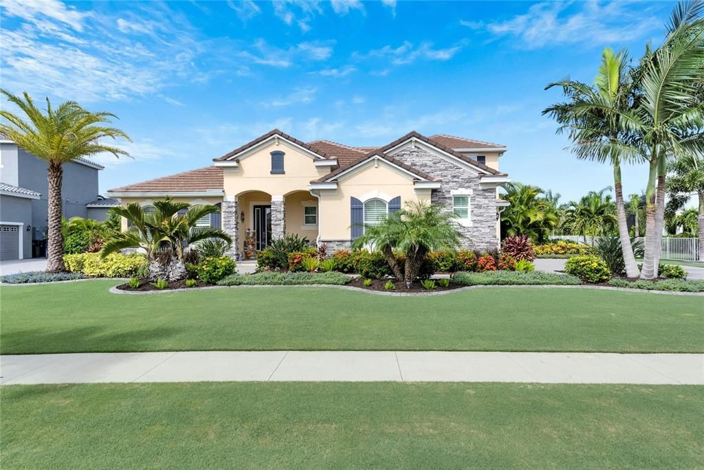 For Sale: $1,850,000 (5 beds, 4 baths, 3855 Square Feet)