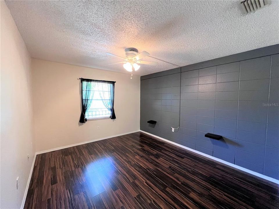 For Rent: $1,525 (1 beds, 1 baths, 644 Square Feet)