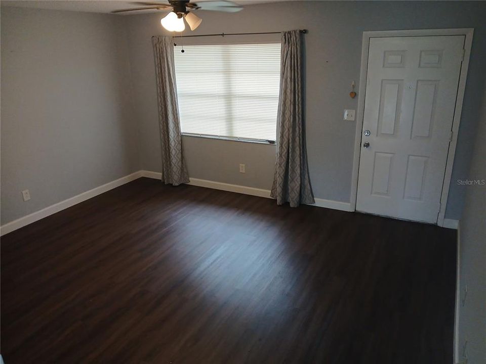 For Rent: $1,400 (1 beds, 1 baths, 593 Square Feet)