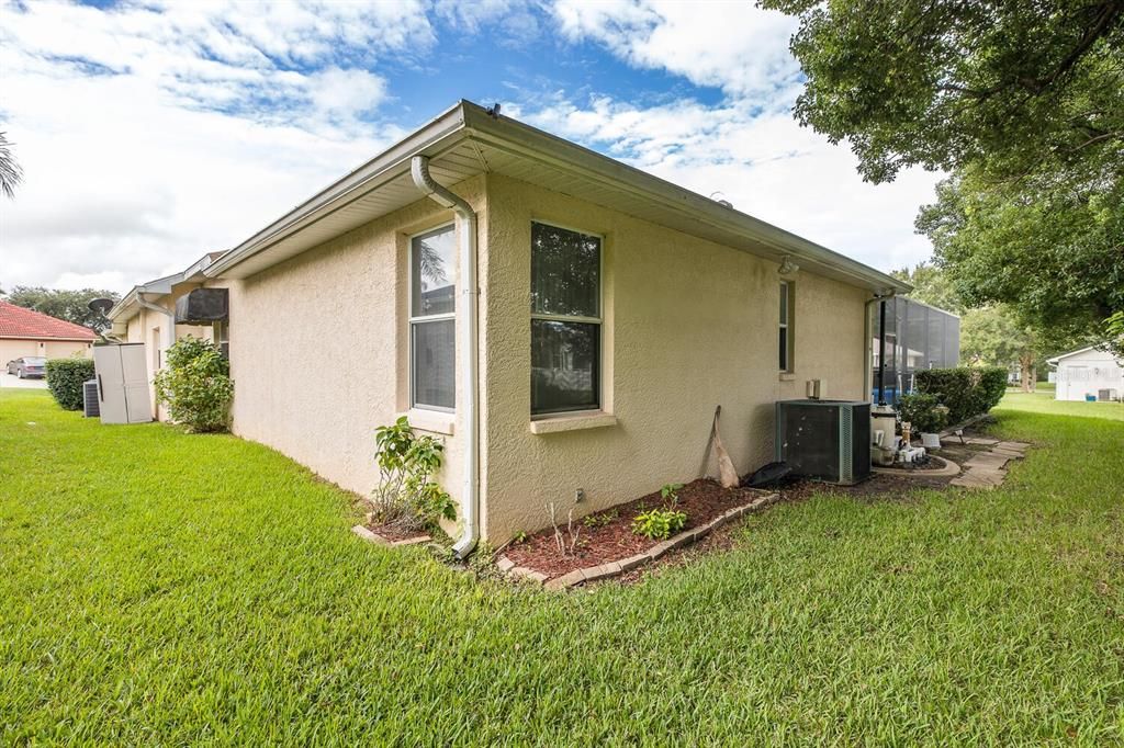 Active With Contract: $399,900 (3 beds, 2 baths, 2348 Square Feet)