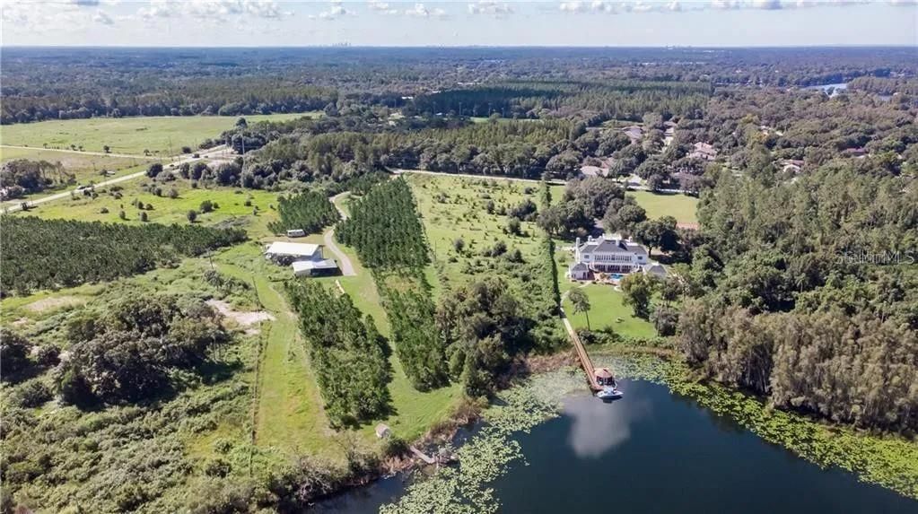 На продажу: $1,620,000 (4.81 acres)