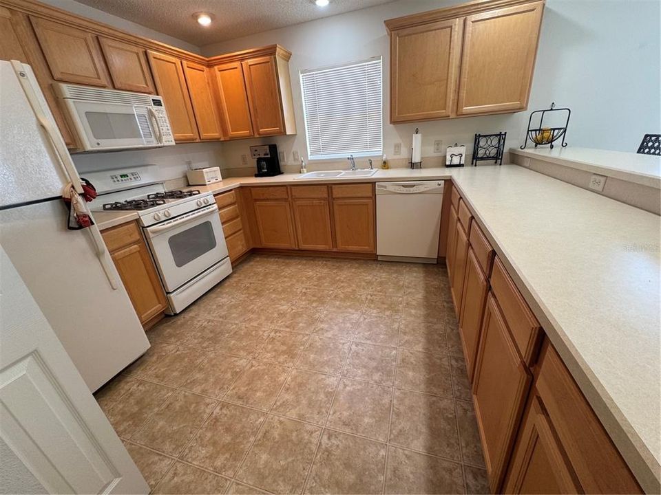 For Rent: $2,600 (2 beds, 2 baths, 1123 Square Feet)