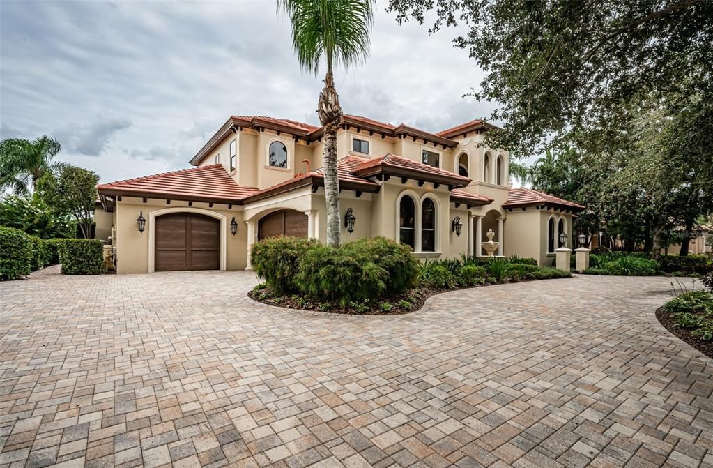 For Sale: $1,999,900 (4 beds, 3 baths, 4657 Square Feet)